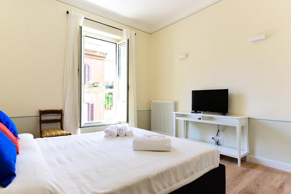 Bright And Comfy 3 Bedroom Apt In Monti Rome Bagian luar foto